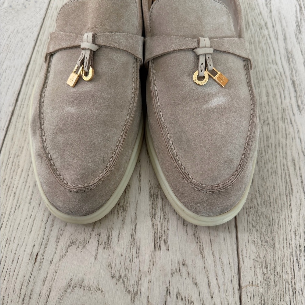 AUTHENTIC and elegant Loro Piana Summer Walk